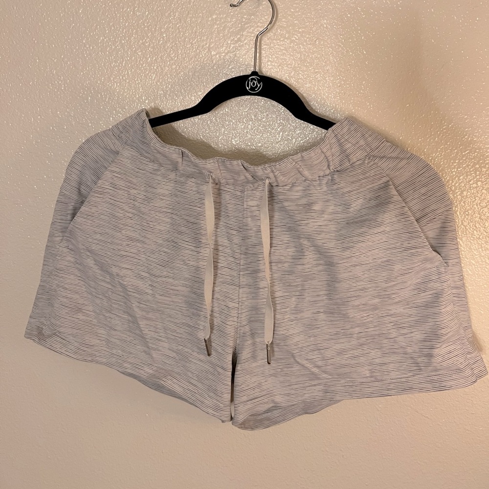 Lululemon On The Fly Shorts in size 6